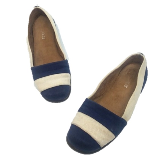 AEROSOLES Shoes - Aerosoles Supersoft Blue Nautical Stripes Flats 8